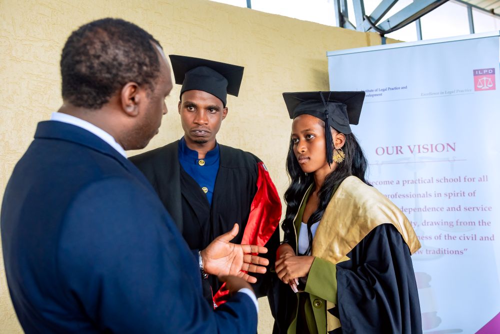 The Institute of Legal Practice and Development (ILPD) awarded scholarships to two outstanding students from the University of Rwanda’s Faculty of Law on October 17, 2025.