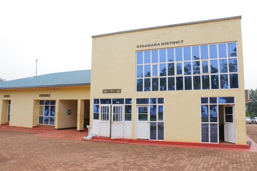The mayor of Gisagara district, Rutaburingoga Jérôme has explained that Gacaca courts handled over 31,000 cases but pointed out difficulties for cases involving Burundians.  