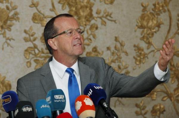 Martin Kobler addressing a news conference in Libya.
