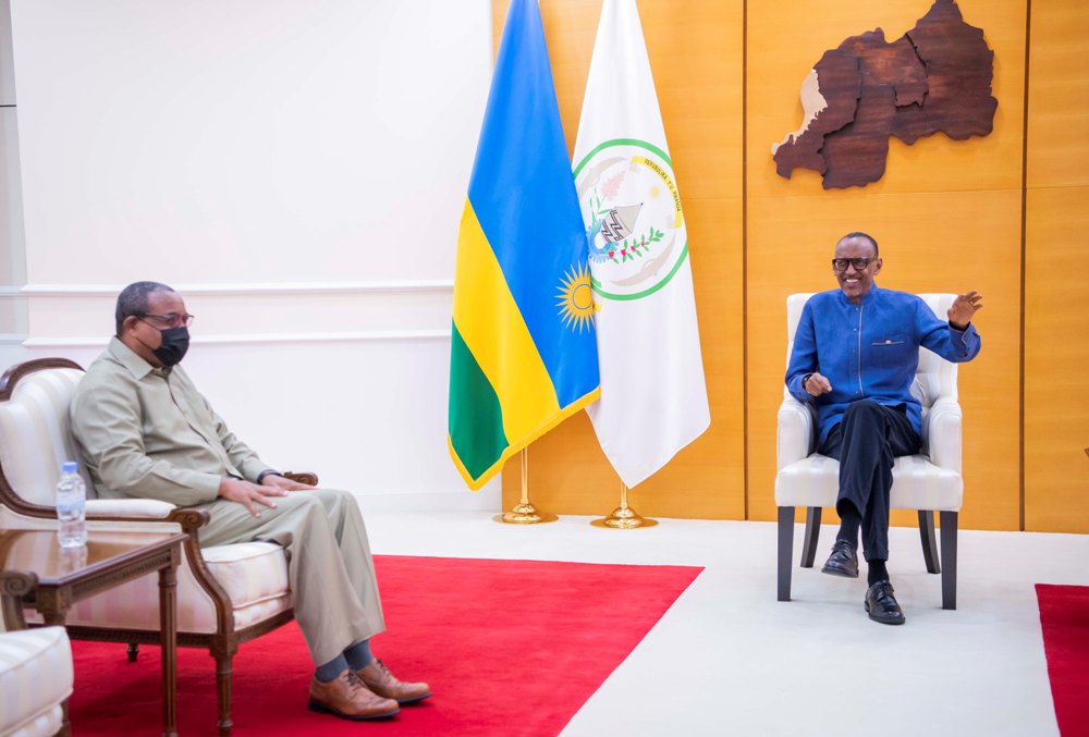 President Paul Kagame has received former Ethiopian Prime Minister, Hailemariam.