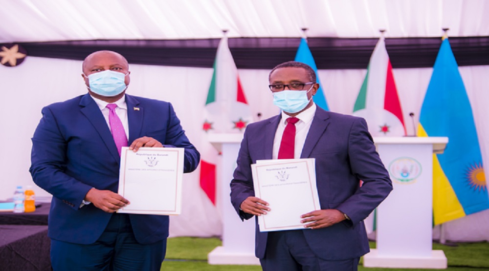 Rwanda’s Minister of Foreign Affairs and Cooperation Dr. Vincent Biruta and his Burundian counterpart Amb. Albert Shingiro expressed willingness on restoring bilateral ties.