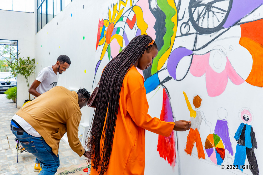Participants of the event had an opportunity to make paintings of their choice. 