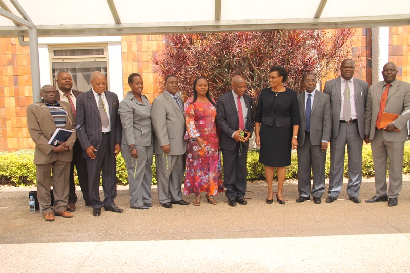 Malawi MPs who are learning from Rwanda’s governance practices pose for a photo