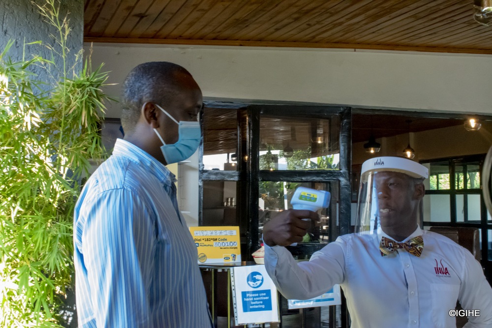 See how employees and their customers would work together to comply with Coronavirus prevention guidelines.