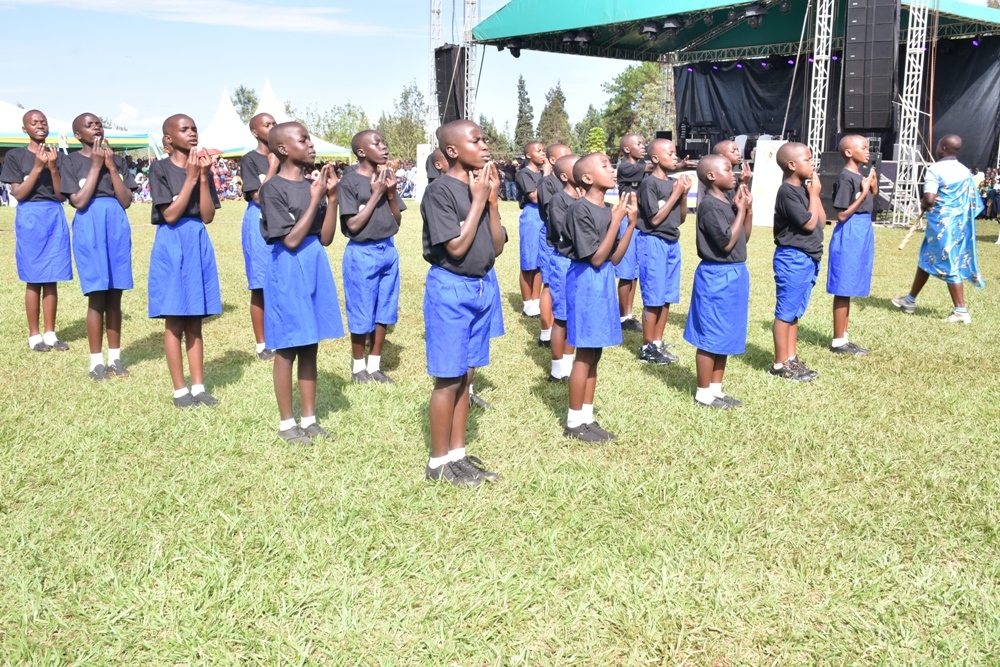 Children who took speeches criticized some of their parents who mix Kinyarwanda with some other words in foreign languages,