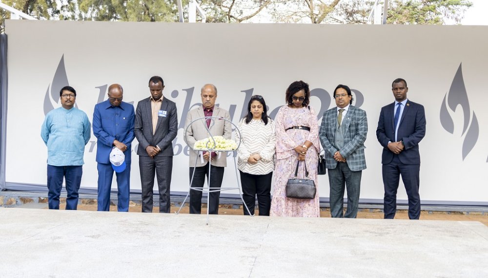 The President of Rotary International, Shekhar Mehta and his wife Rashi Mehta honoured Genocide victims at Kigali Memorial.