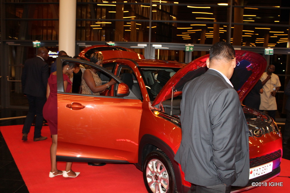 Mahindra KUV100 NXT
