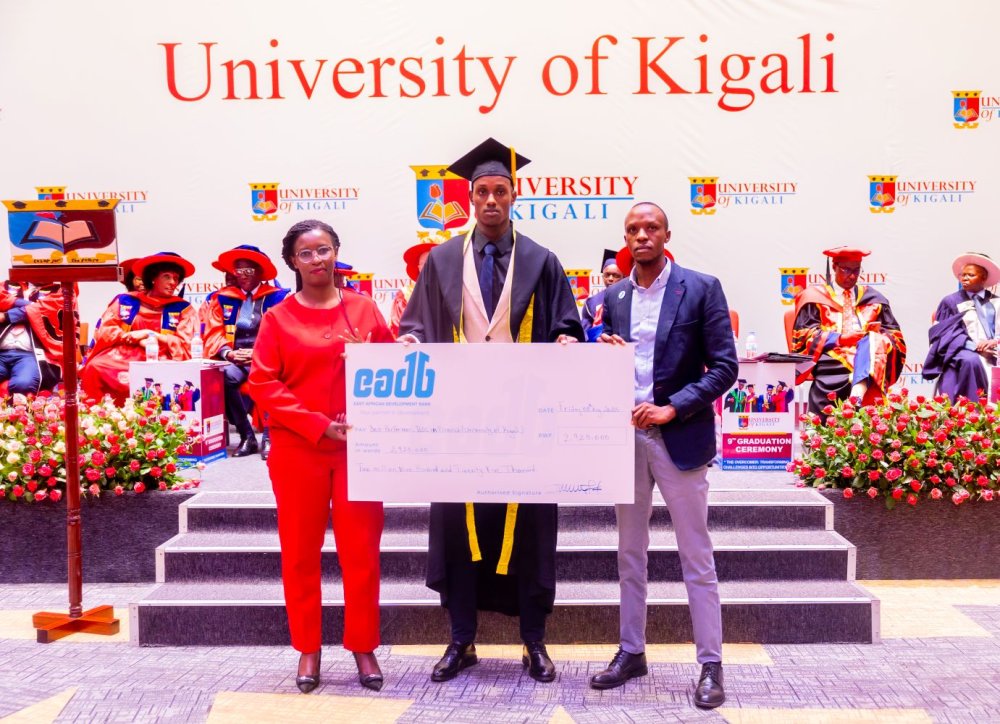 Outstanding students were awarded at the graduation ceremony