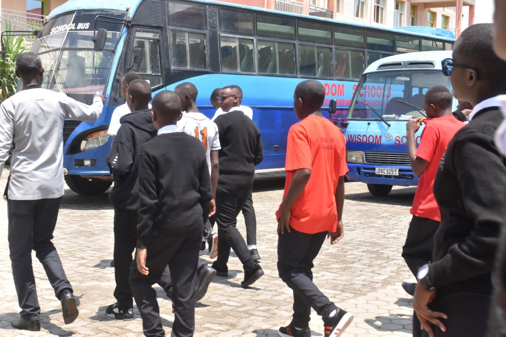To uphold discipline and ensure top-notch education, Wisdom School maintains a high standard of conduct among its students, ensuring a delinquency-free environment.