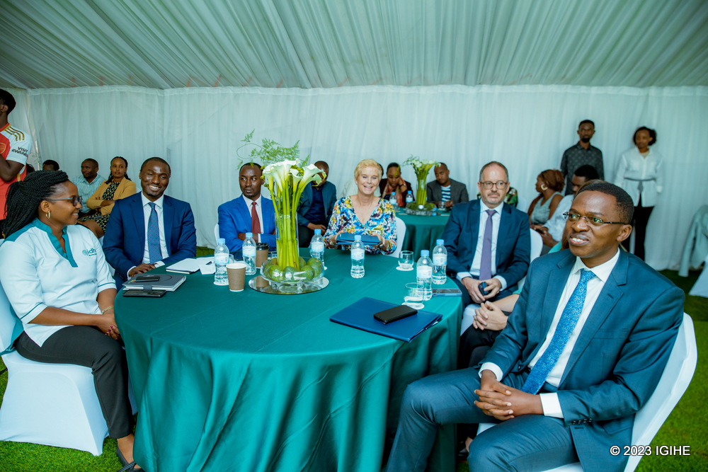  Stakeholders in the avocado value chain affirm that sea freight is a dependable export route for avocados.