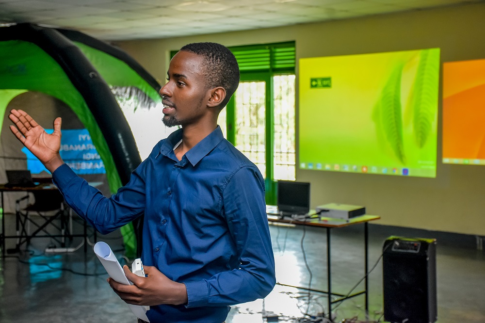 LICA teachers began with explaining the criteria of the competition