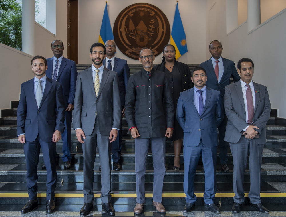 The United Arab Emirates (UAE)’s Minister of State for Foreign Affairs, Sheikh Shakhboot Bin Nahyan Al Nahyan and accompanying delegation in a photo with President Kagame and other government officials. 