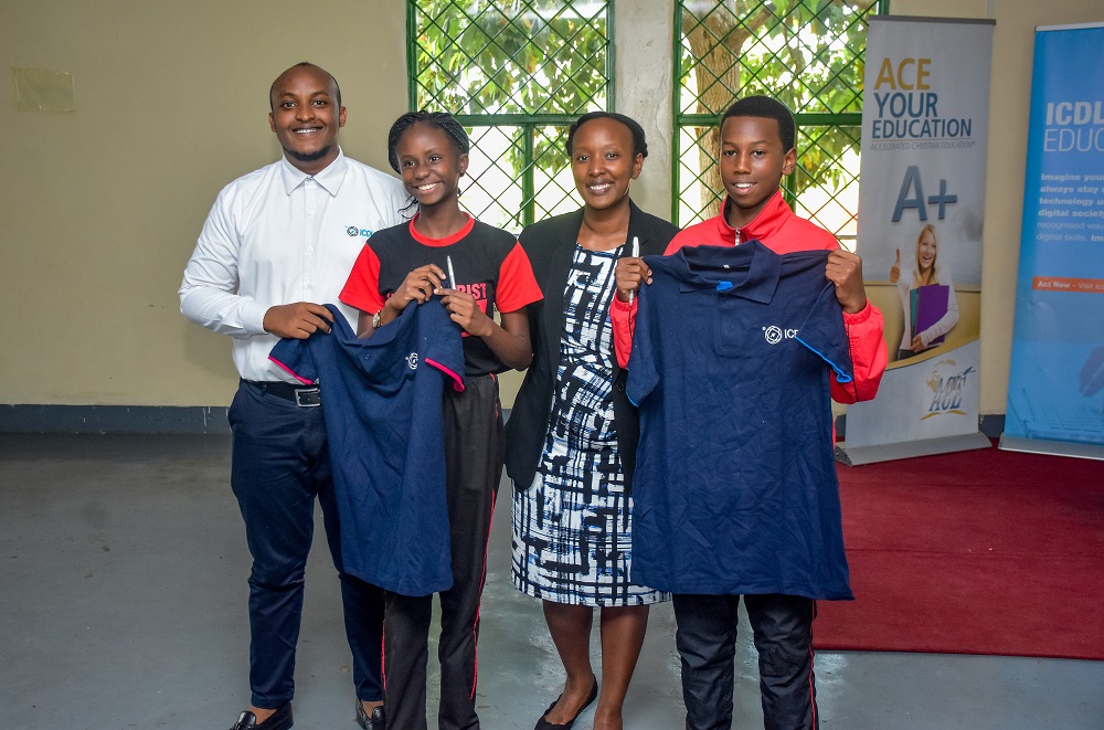 ICDL staff awarded the best participants