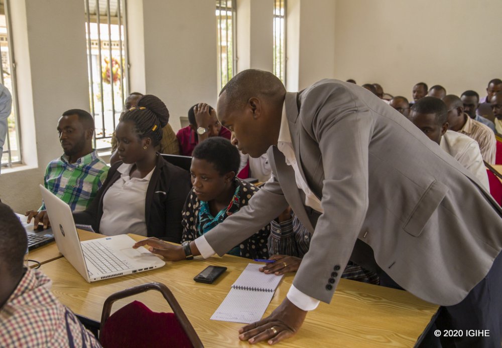 The seminar aimed at sensitizing bidders who have not yet registered in the portal to do so and coach first-time users through the process of registering