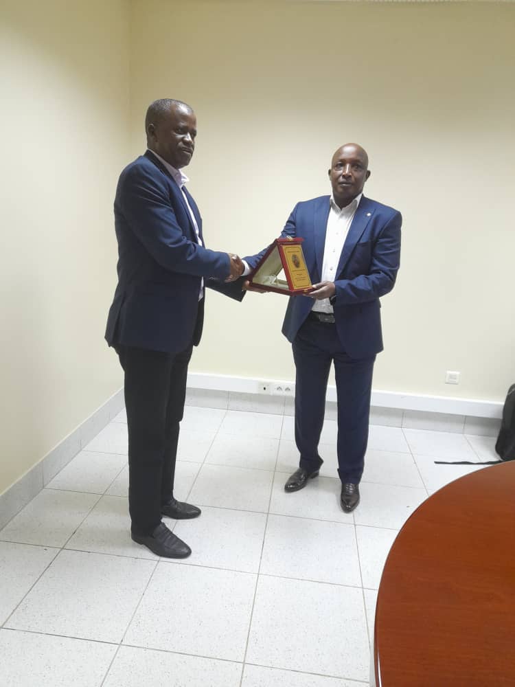 Maj Gen James Birungi was received by his counterpart of Rwanda, Brig Gen Vincent Nyakarundi. 
