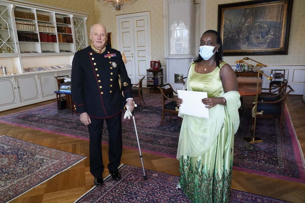 Amb. Gashumba has presented credentials to represent Rwanda in Norway. 