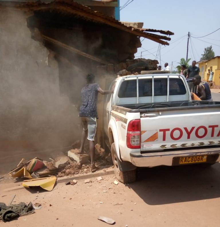 The driver is also reported to have succumbed to injuries in the head. 