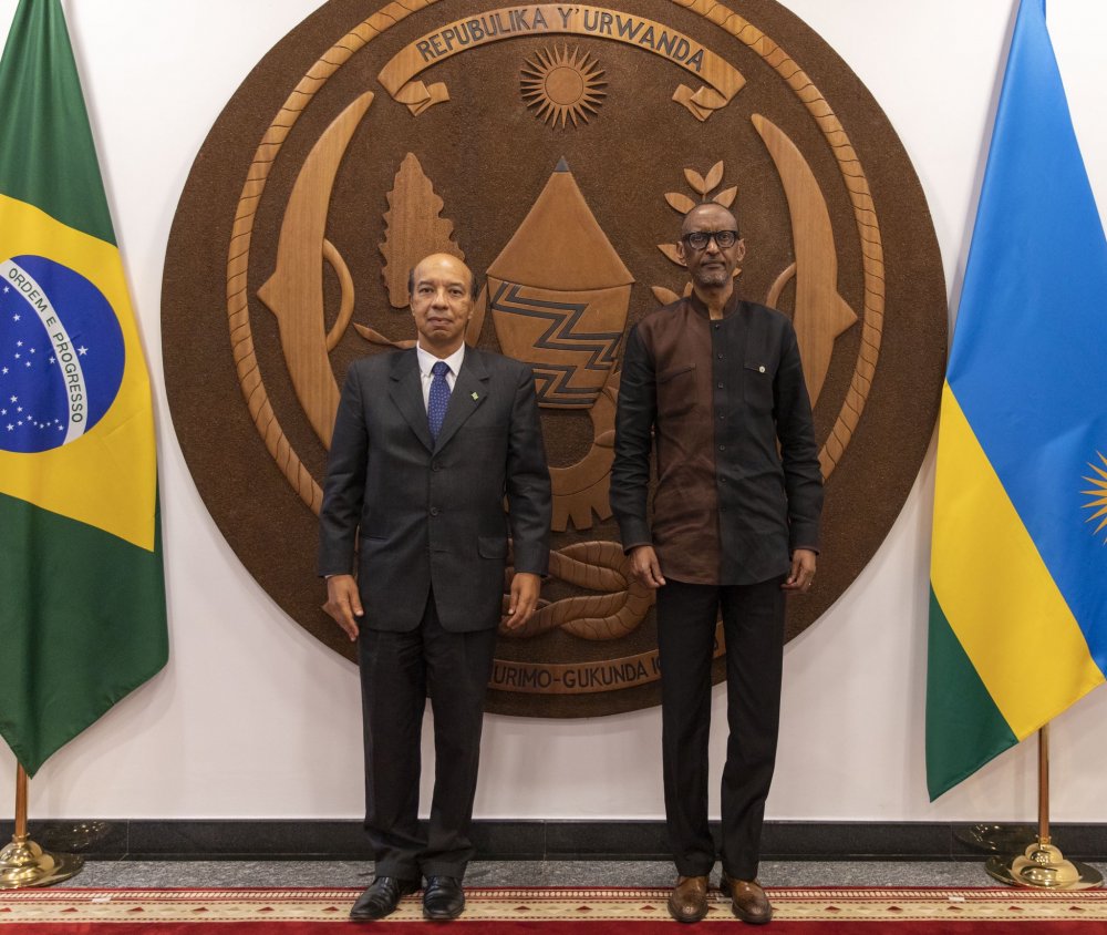 Amb. Silvio José Albuquerque e Silva of Brazil also presented credentials to President Kagame. 
