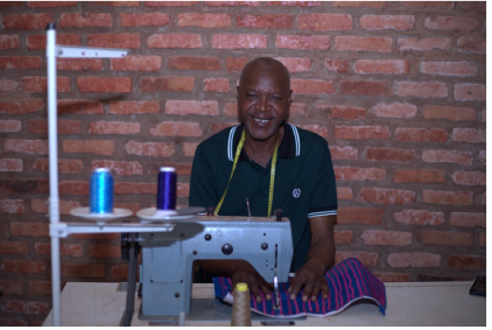 Electricity has helped refugees to extend working hours. 