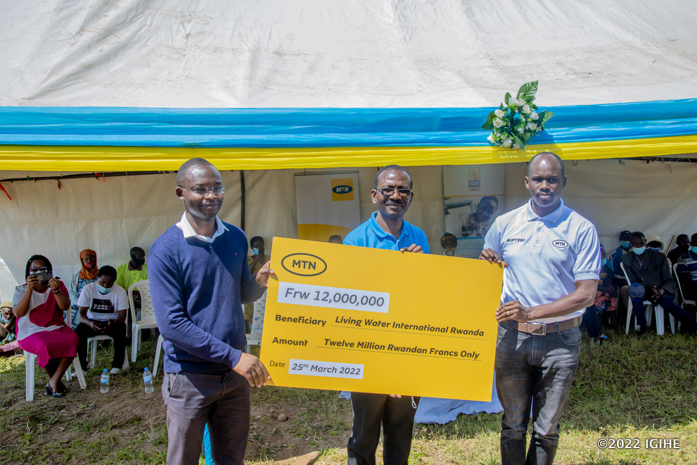 MTN Rwanda has donated Rwf12 million to support the provision of drinking water to 500 families in Ruhango District. 