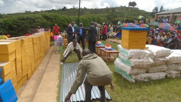 Nyaruguru residents received donations including hives
