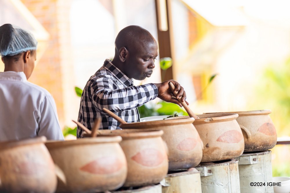 The 'Sunday African Cuisine' kitchen is open every Sunday from noon to 10 PM.