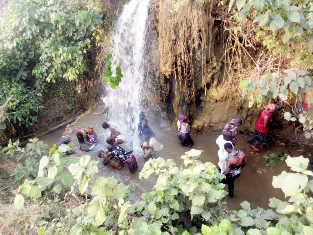 At least 24 people were caught on Saturday, August 9, praying in a Mashyuza valley in Nyamabuye Sector of Rusizi District.