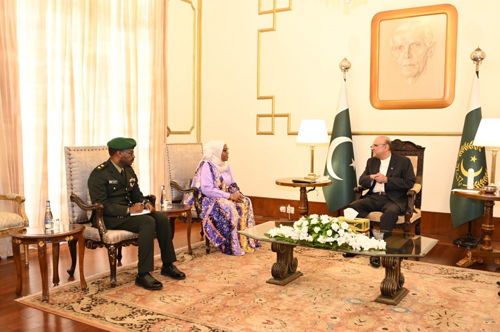 Ambassador Fatou Harerimana has presented her credentials to President Asif Ali Zardari of Pakistan, as an ambassador designate of Rwanda to Pakistan.