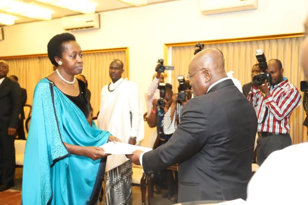 Ambassador Dr. Aissa Kirabo Kacyira has presented to the President of Ghana a letter of credence allowing her to represent Rwanda to Ghana. 
