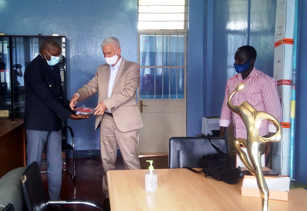 The handover took place this Saturday at RAF headquarters in Remera in presence of Germany ambassador in Rwanda, Dr Thomas Kurz and RAF President , Fidèle Mubiligi.