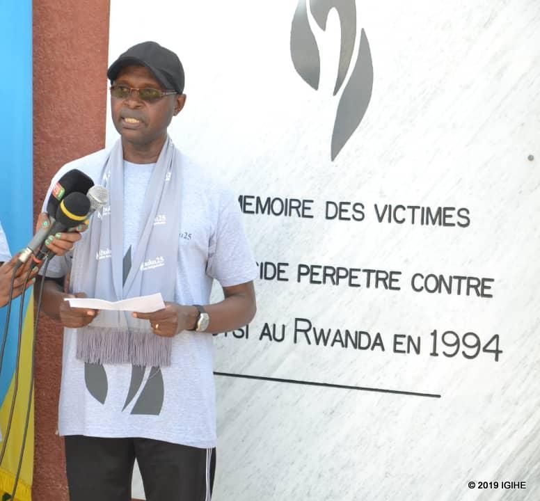 Rwanda’s ambassador to Senegal, Dr. Mathias Harebamungu explained how colonizers divided Rwandans