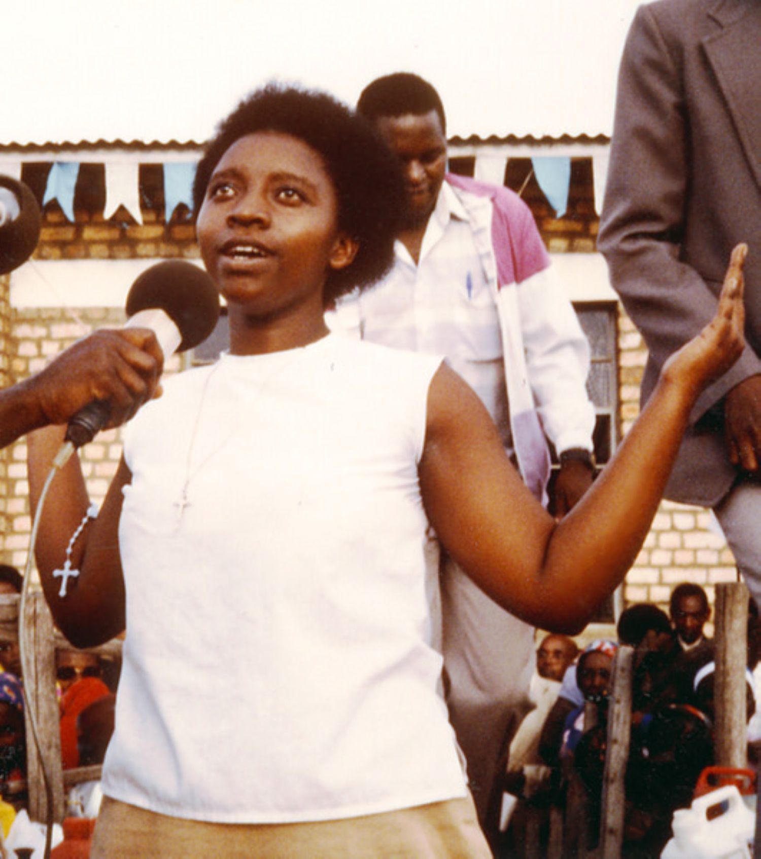 Alphonsine Mumureke said that she saw a Lady of incomparable beauty, who presented herself as 'Nyina wa Jambo' (Mother of the Word).