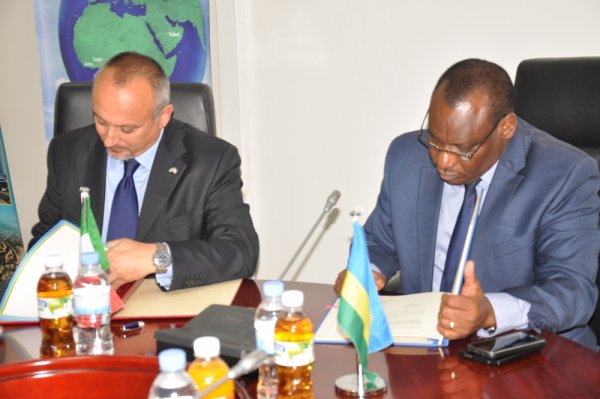 Rwanda’s Minister of Infrastructure, Amb. Claver Gatete and Italian Ambassador Domenico Fornara signed the agreement liberalizing commercial flights and airports between the two countries.