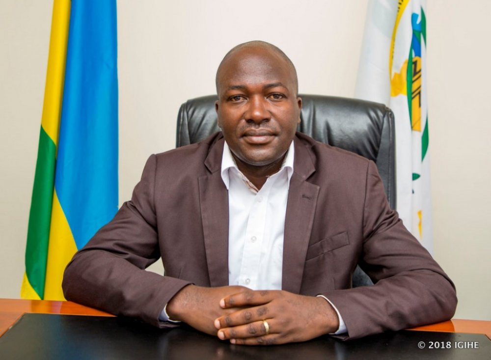 Dr. Irenee Ndayambaje, Director General of REB has been suspended from his duties “for failure to properly manage and coordinate the ongoing teacher recruitment process.