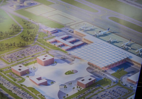 The Government of Rwanda and Qatar Airways today signed an investment partnership for Rwanda’s new international airport