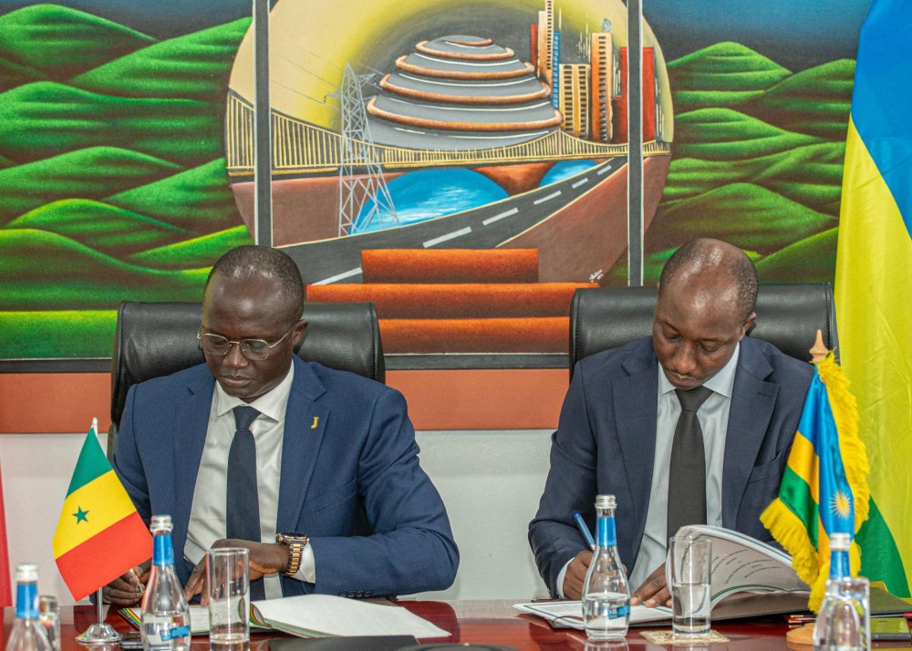 Yankhoba Dième, Senegal’s Minister of Infrastructure, Land and Air Transport, and Rwanda’s Minister of Infrastructure, Dr. Jimmy Gasore, represented their nations at the signing ceremony.