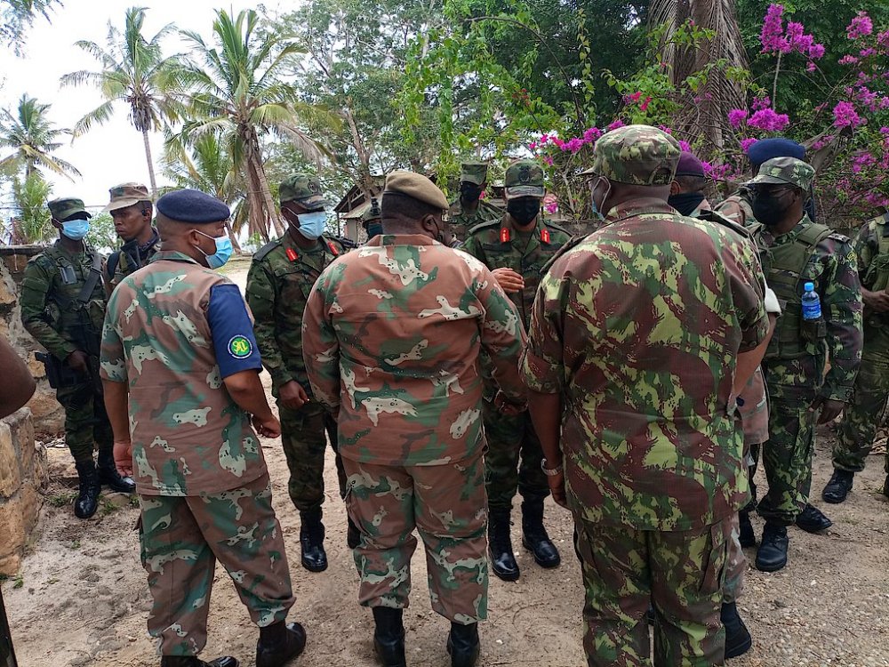 The delegation was received by the Joint Task Force Commander Major General Innocent Kabandana accompanied by RSF senior officers. 