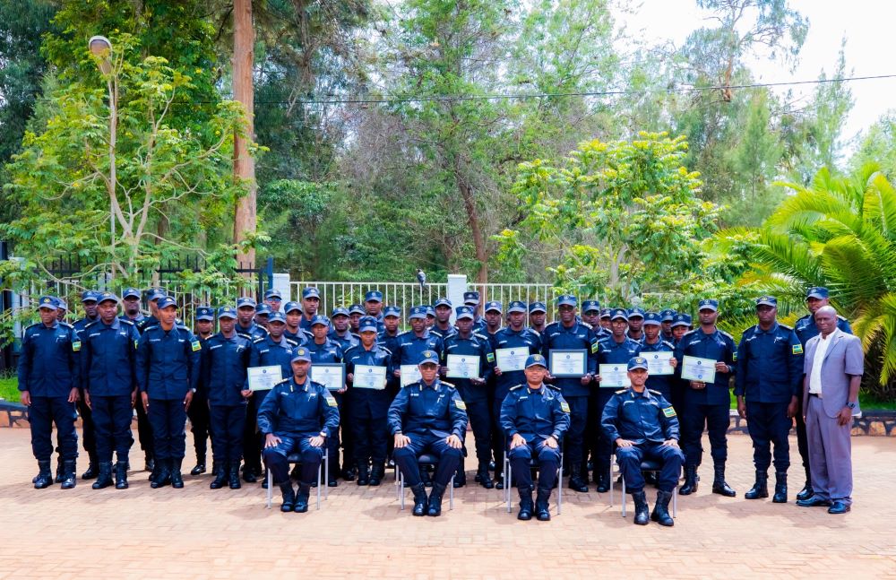 Graduates with RNP leadersip in the a group photo.  