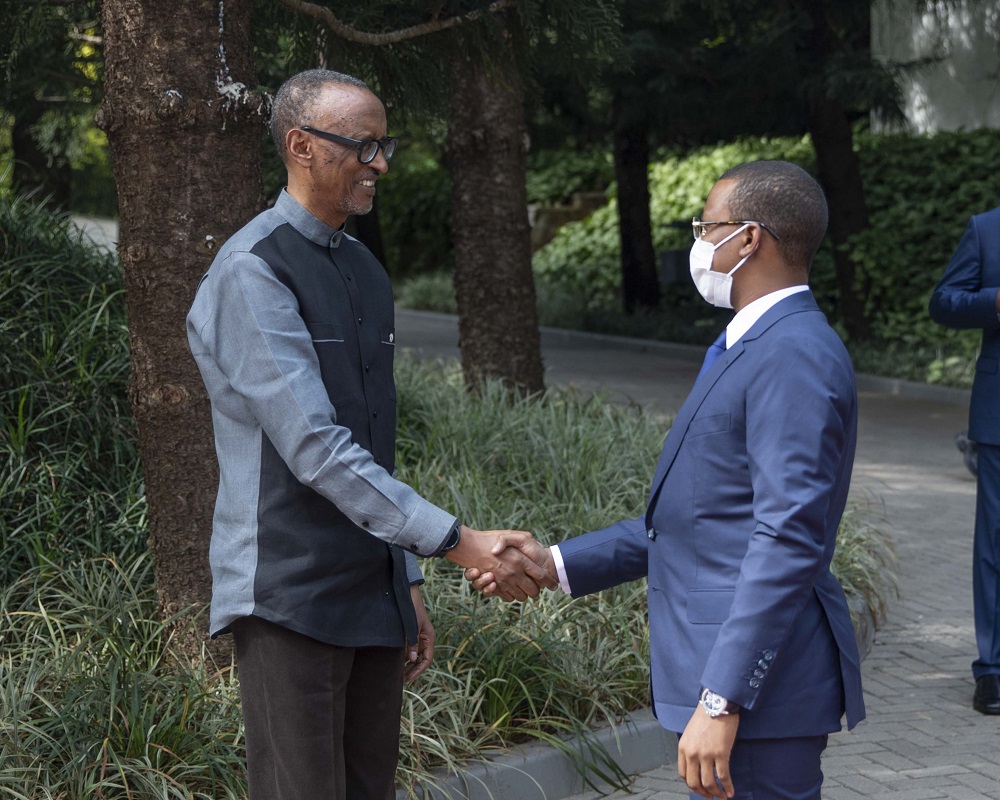 President Kagame has hosted Gen Mahamat at Village Urugwiro. 