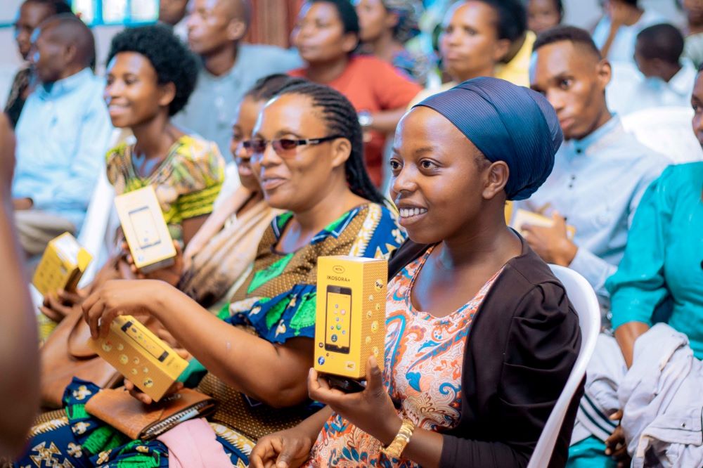 The recipients were enthusiastic about the potential benefits of using smartphones.