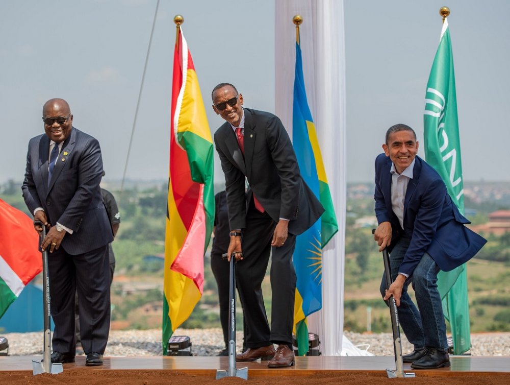 President Kagame (in the middle) braking the ground for the construction of vaccine manufacturing facility in Masoro recently in June 2022. He was with the President of Ghana, Nana Akufo-Addo (left) and the CEO of BioNTech, Prof Dr Uğur Şahin.