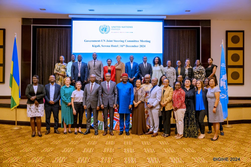 The One UN Steering Committee meeting brought together government officials, UN agencies, members of the diplomatic corps, civil society organizations, and representatives from the private sector.