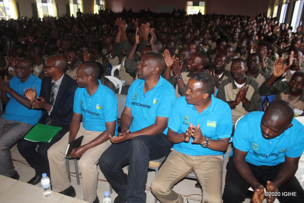 This Itorero training brought together more than 1600 high school teachers at Mater Dei,Nyanza District.