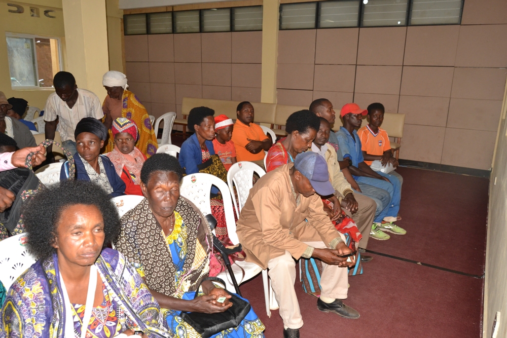 Many Rwandans need eye treatment despite the scarcity ophthalmologists.