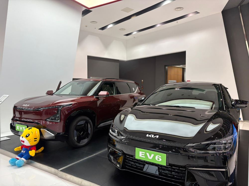 Jiangsu Yueda Kia Automobile Co., can manufacture a full car body in just 50 seconds, producing around 1,000 vehicles per day.