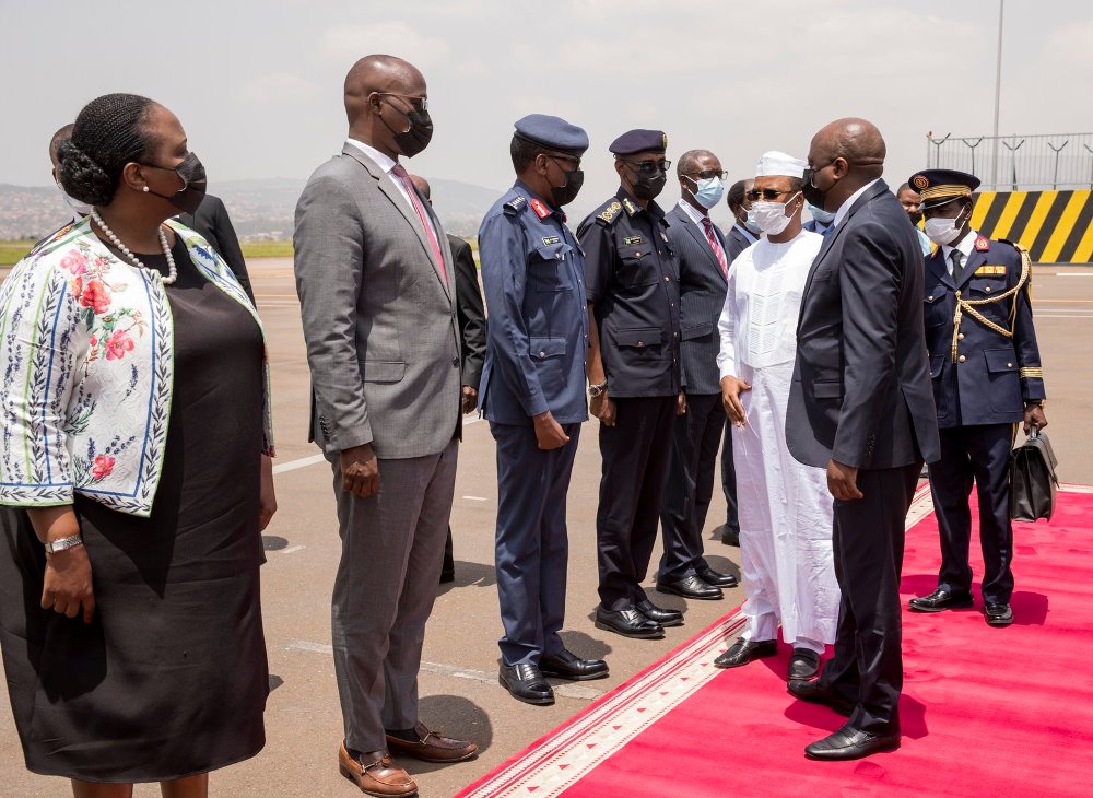 Prmier Ngirente was along with other senior Government officials as he bid farewell to General Mahamat Idriss Déby Itno. 