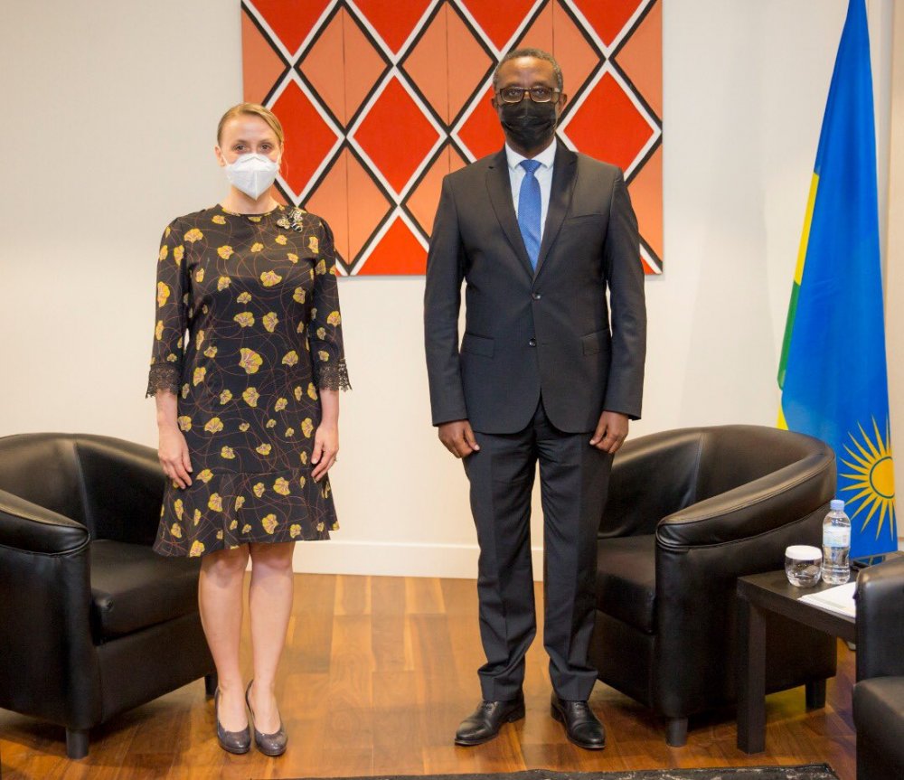 The Minister of Foreign Affairs and International Cooperation, Dr. Vincent Biruta (right) with Slovakia's ambassador-designate to Rwanda, Mrs.Katarina Leligdonova after presenting copies of credentials on Monday 25th October 2021.  