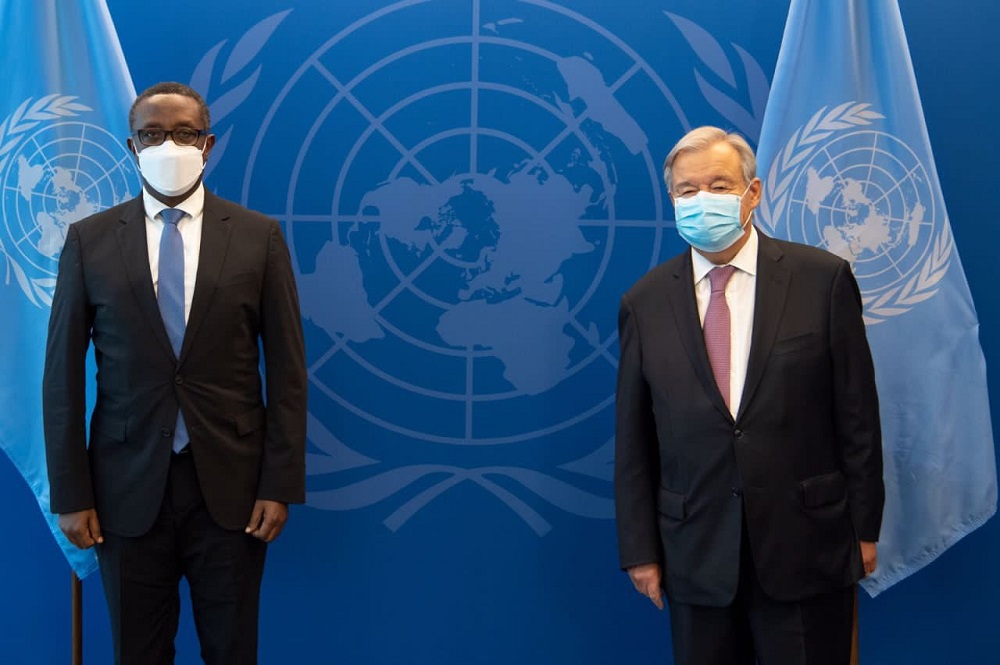 The Minister of foreign Affairs and International Cooperation, Dr. Vincent Biruta posing for a photo with the United Nations Secretary-General, António Guterres.