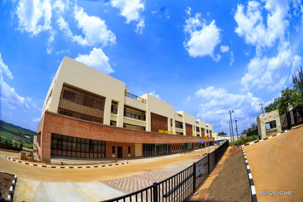 Most buildings are interconnected, allowing the hospital to accommodate a large number of patients.