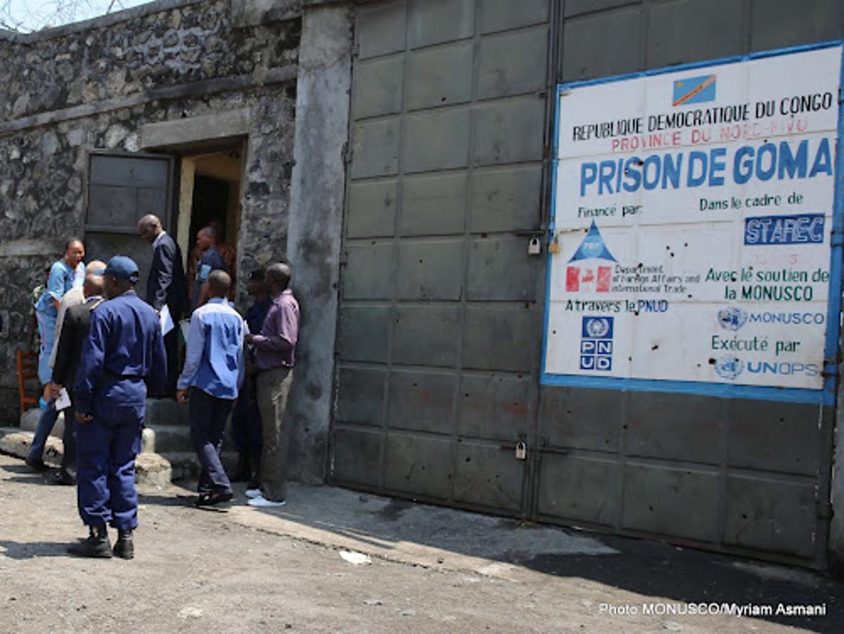 An old photo showing the view of the entrance to Munzenze Prison in Goma.